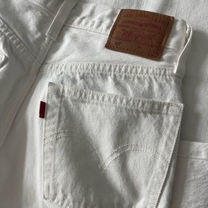 White cropped 501 levis, size 25